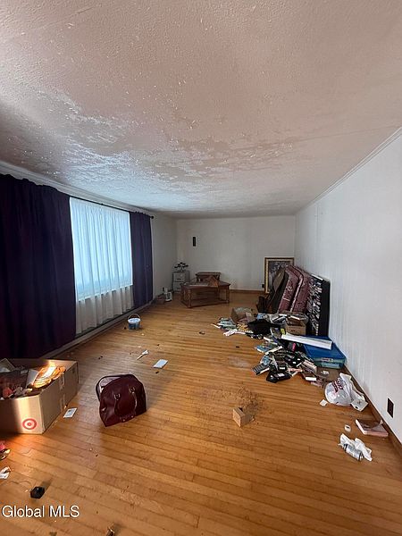 4th image of 290 Park Street