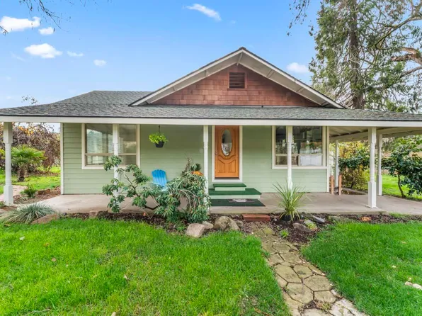 10085 Blackwell Rd, Central Pt, OR 97502