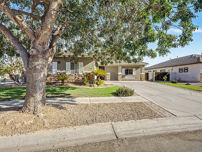 4203 E Los Altos Rd — Photo 2
