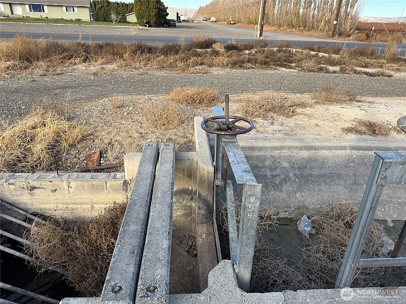3rd image of 0 NKA Road 27 SW & Road P SW