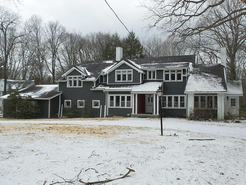 1st image of 24 Poland Manor Dr