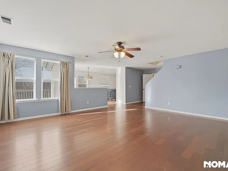 454 E 77th Pl — Photo 12