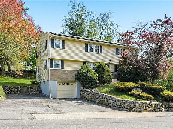 2nd image of 354 Cook Ln