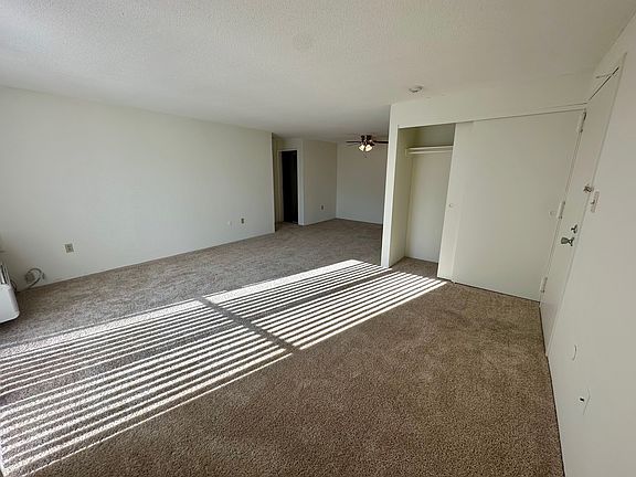3rd image of 17 Village Rock Ln APT 21