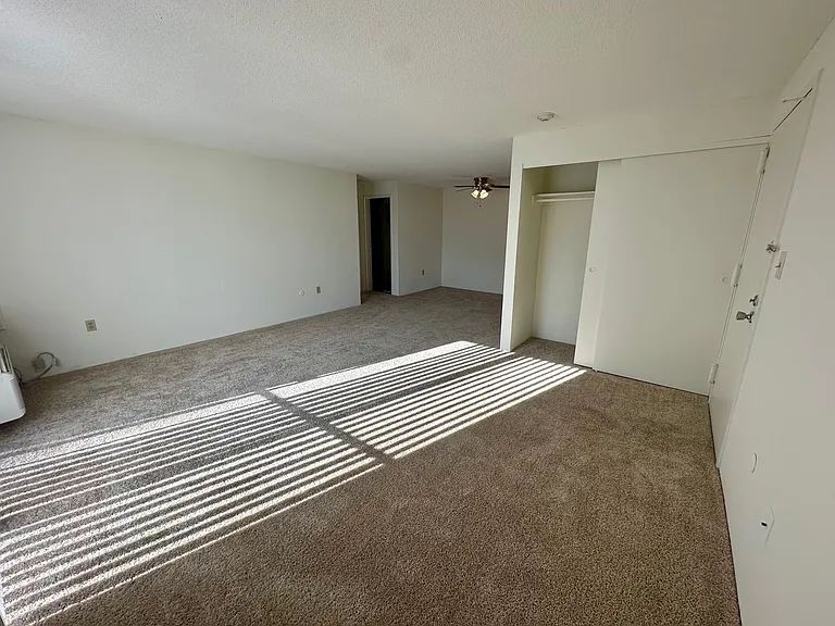 17 Village Rock Ln #21 — Photo 3