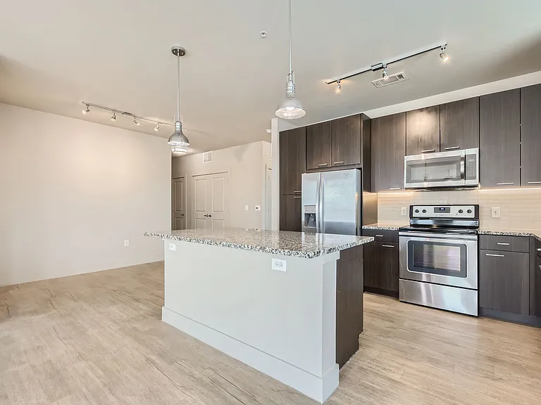 The Lucas Apartments — Photo 33