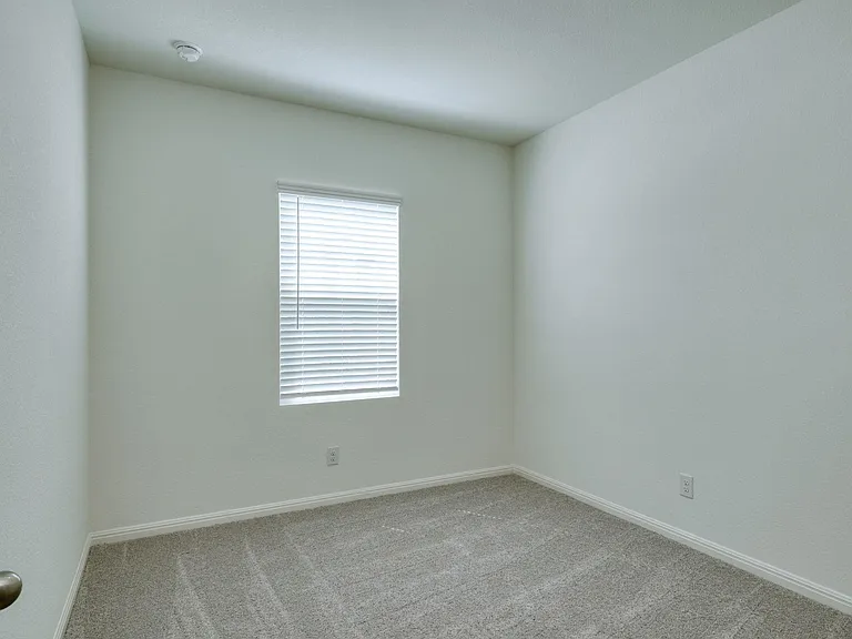 209 Stonebrook Dr — Photo 6