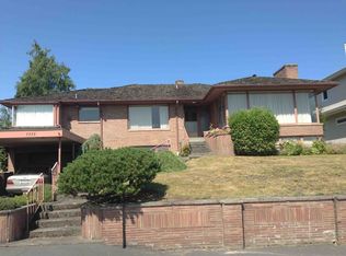 7725 Lakemont Dr NE, Seattle, WA 98115