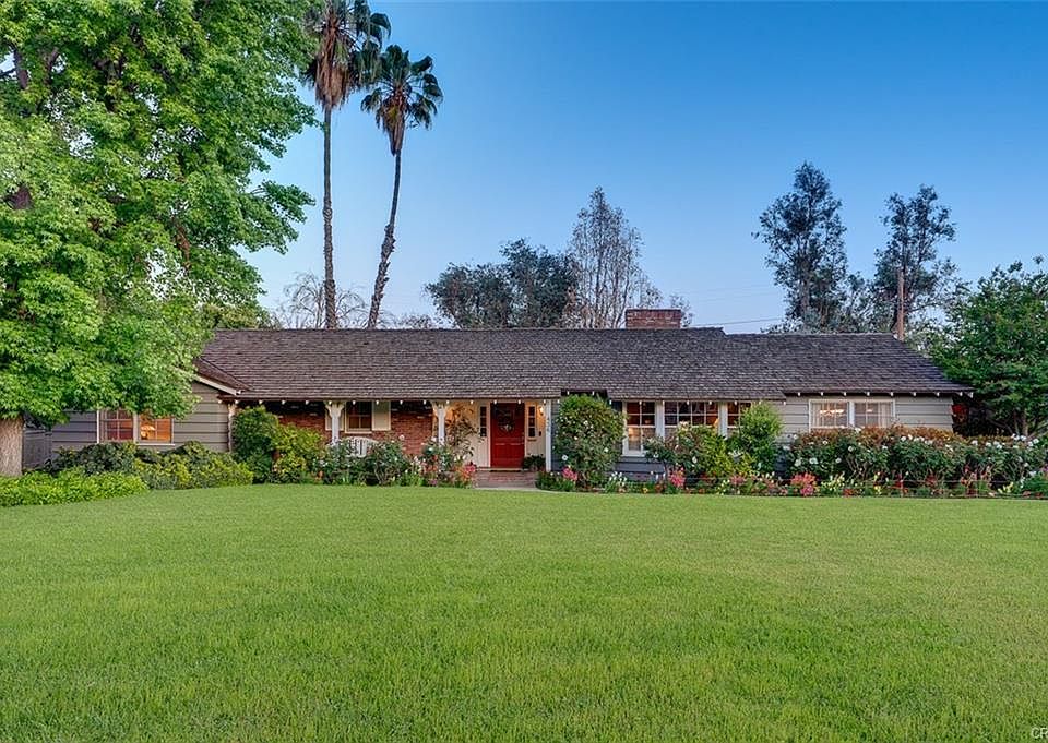 1st image of 436 Stanford Dr
