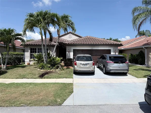 2010 NW 182nd Ter, Hollywood, FL 33029