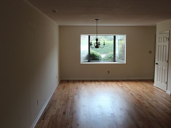 4th image of 345 4th Ave NE