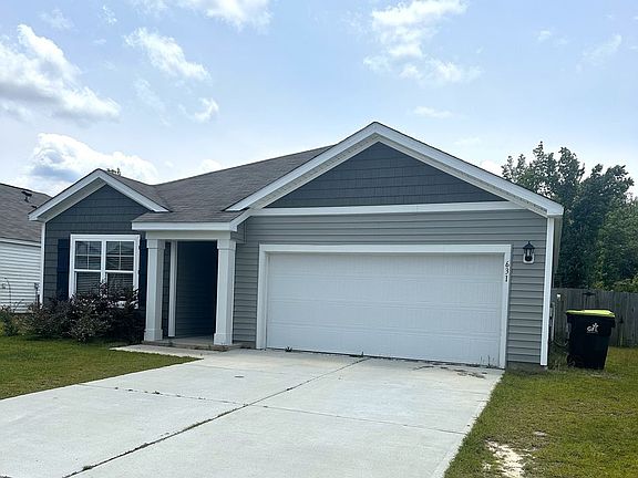 3rd image of 631 Avington Ln NE