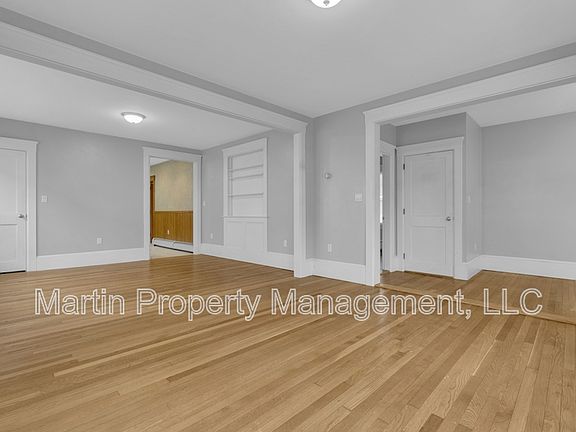 4th image of 6 Stirling St Floor 1