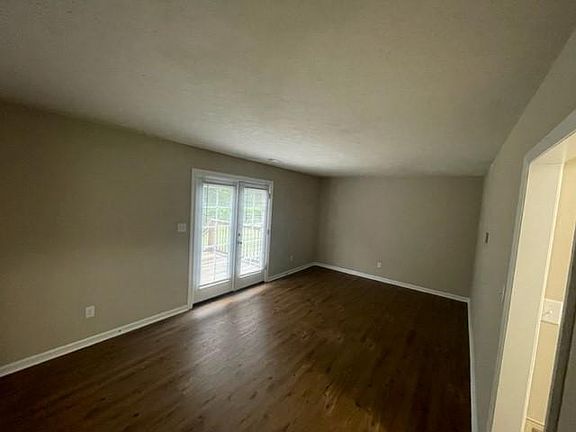 4th image of 138 Oakwood Dr