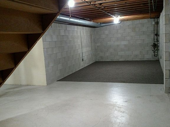 3rd image of 1241 Summit Ave