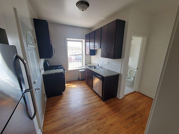 2nd image of 2945 W Fullerton Ave APT 1S
