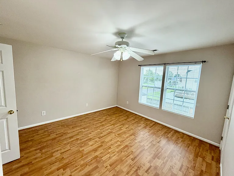 221 Dunn St — Photo 35