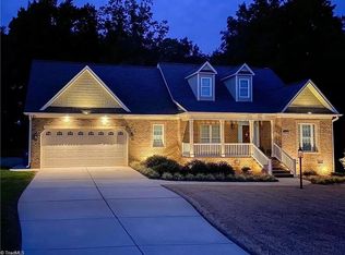 3009 Pearson Farm Dr, Browns Summit, NC 27214