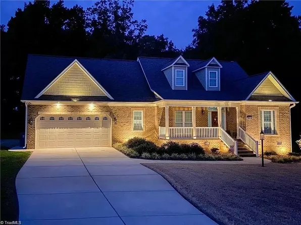 3009 Pearson Farm Dr, Browns Summit, NC 27214