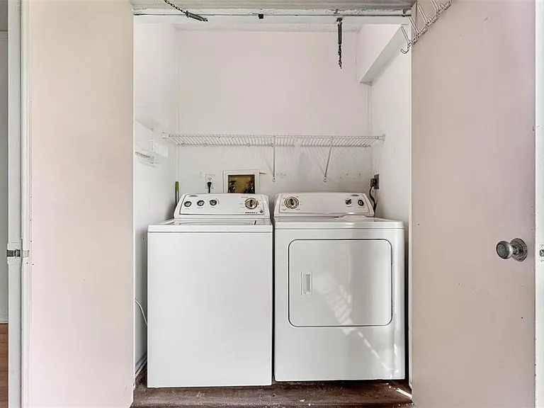 108 Woodlands Ct #108 — Photo 21