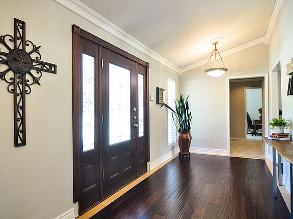 3rd image of 6610 Regalbluff Dr