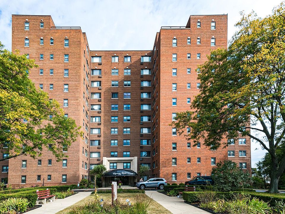 1st image of 11720 Edgewater Dr APT P8