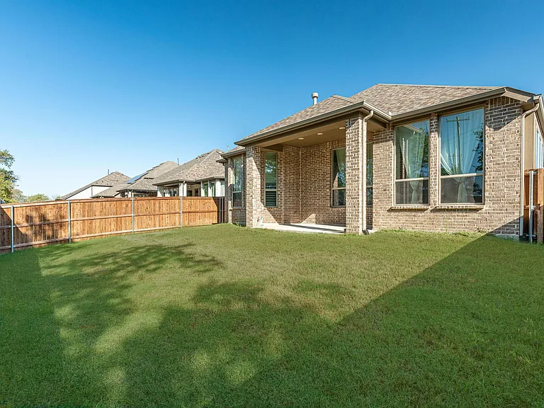720 Wycliffe Dr — Photo 17