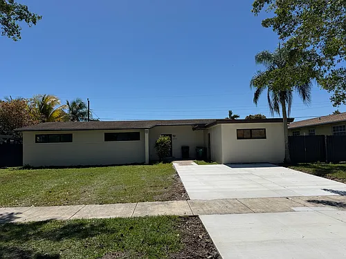 10940 SW 176th St Photo 1