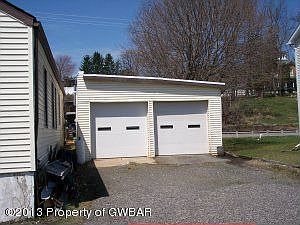 3rd image of 680 Shoemaker Ave