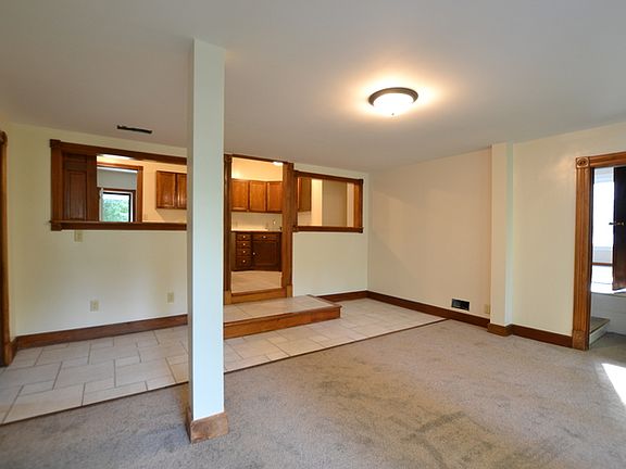4th image of 172 E Eureka St