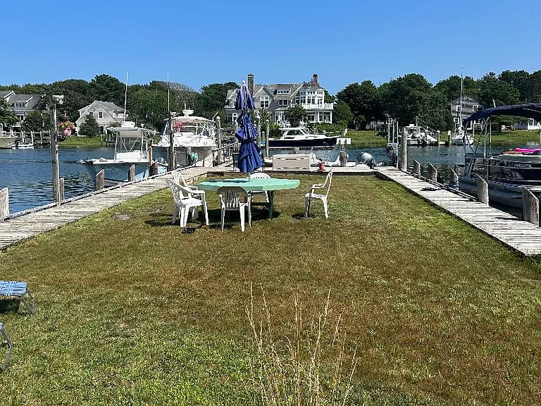 28 Seconsett Point Rd #C — Photo 1