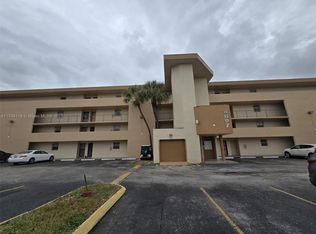 8897 Fontainebleau Blvd APT 302, Miami, FL 33172