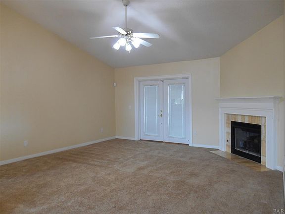 3rd image of 1916 Southwind Cir