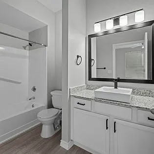 The Ventura Apartments — Photo 27