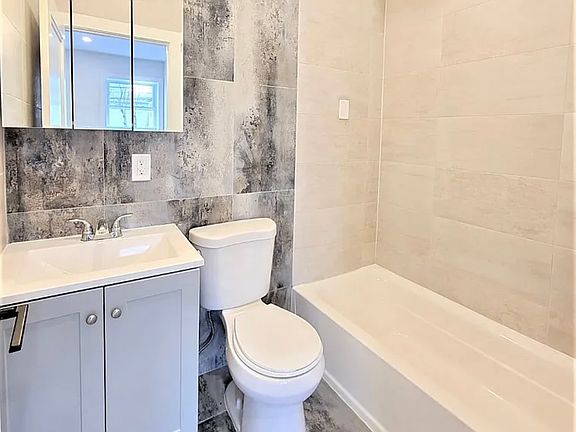 4th image of 537 Hawthorne Ave #306