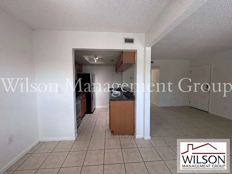 115 E Smith St #8 — Photo 4