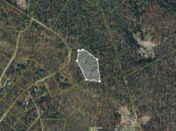 Rheingold Blvd, Hawley, PA 18428