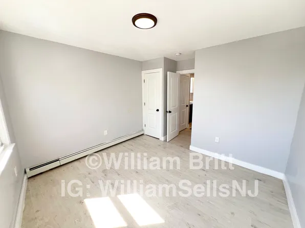 212 Zabriskie Street image 9 of 17