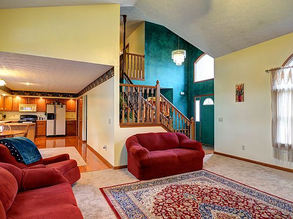 5th image of 641 Copperfield Ln