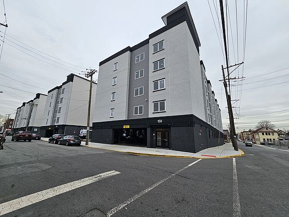 2nd image of 158 6th St #307