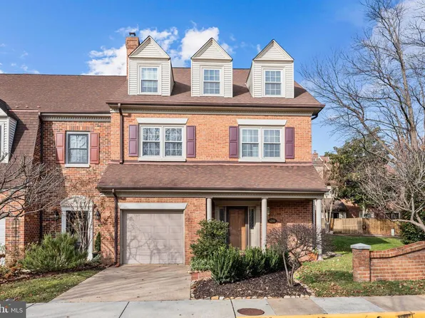 6260 Chaucer Ln, Alexandria, VA 22304