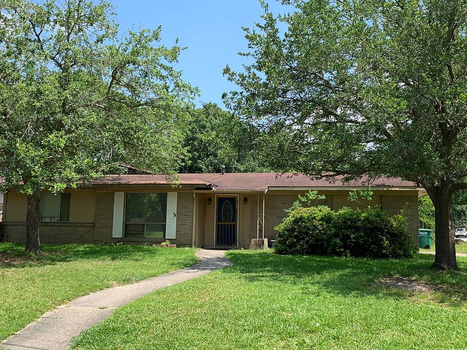 1st image of 5217 Yorkshire Dr