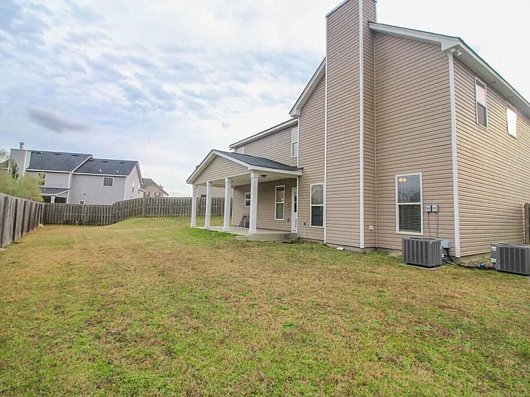 2733 Huntcliffe Dr — Photo 32