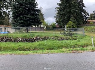 3711 Eagle Dr NE, Olympia, WA 98516