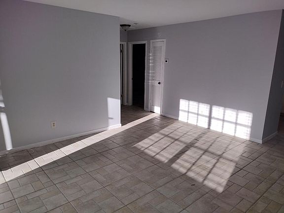 3rd image of 2708 Niagara Ave #2708
