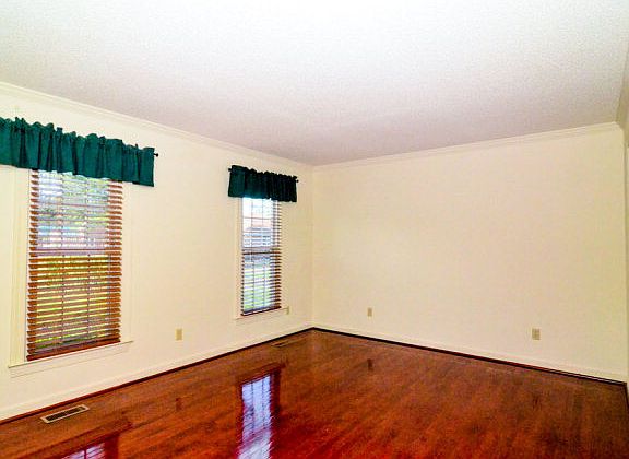 2nd image of 314 Balsam Pl