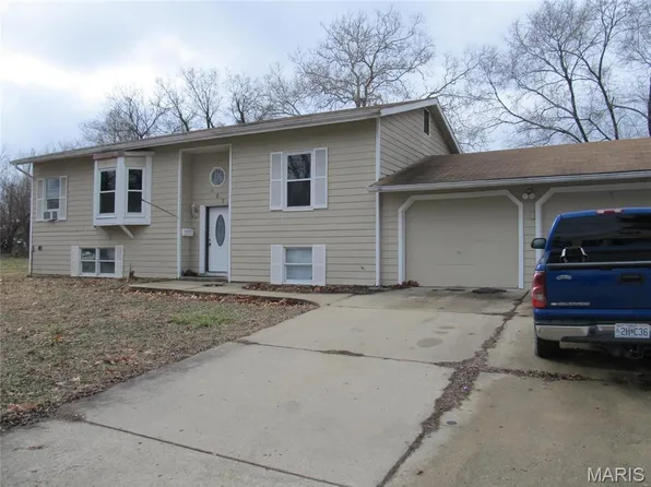 407 1st St, Warrenton, MO 63383