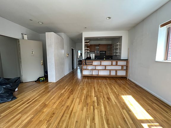 4th image of 90 Clinton St #Pha