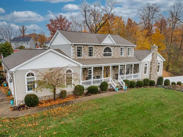 16 Marie Ln, Morgantown, WV 26508