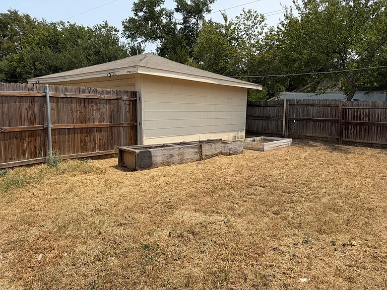 2509 Normont Cir — Photo 14